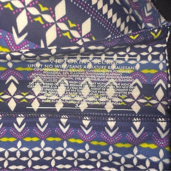 Body by Victoria Lightly Lined Plunge Bra - Picture 6 of 6